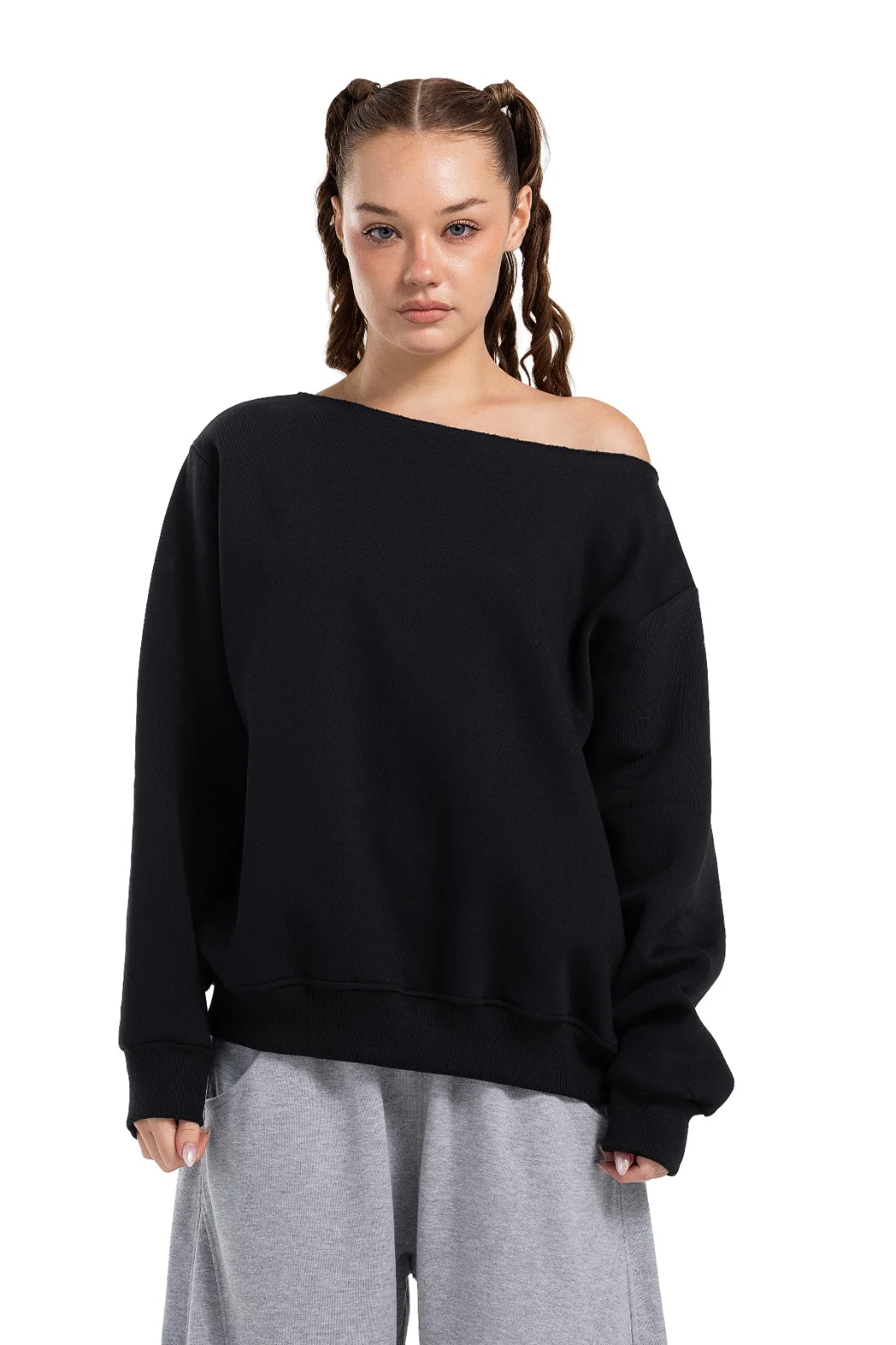 Initials Off-Shoulder Sweatshirt - Image 15