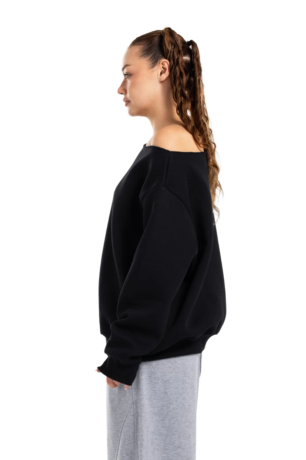 Initials Off-Shoulder Sweatshirt - Image 17